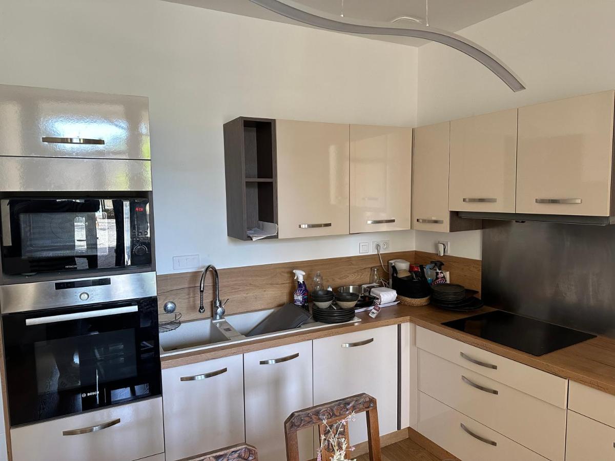 Charmant Appartement En Pierres Bourgoin-Jallieu Екстер'єр фото